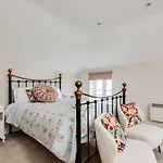 The Mews - 1Br Studio In Jericho Near City Centre