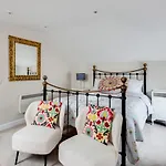 The Mews - 1Br Studio In Jericho Near City Centre